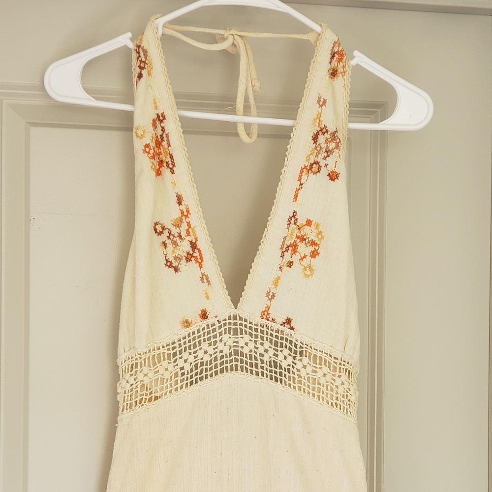 Elegant Cream Embroidered Maxi Dress - Picture 2 of 8